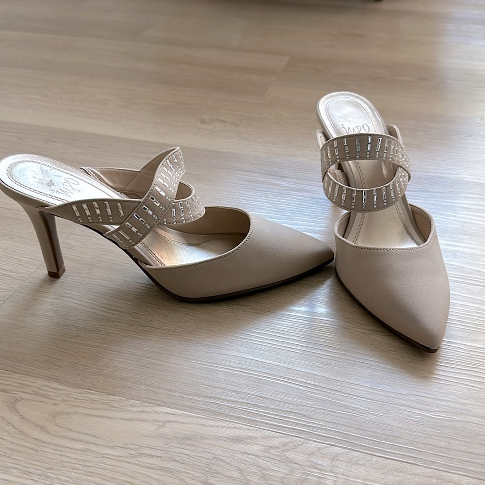 Comfortable embellished 2” heel